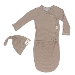 Bamboo baby onesie meant for skin to skin newborn